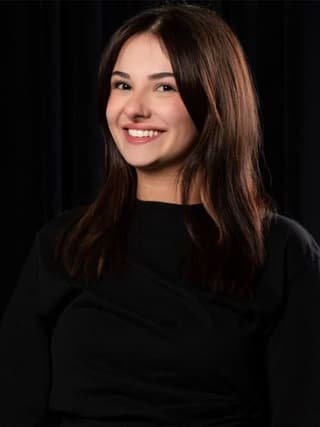 Nil Demirel profil görseli