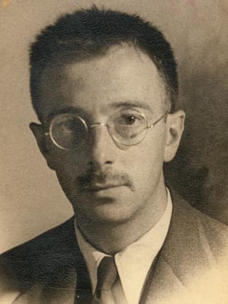 Orhan Burian profil görseli