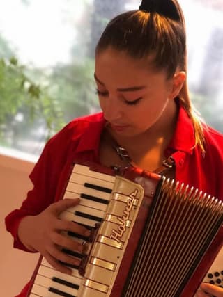 Özge Metin profil görseli