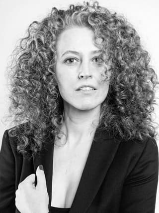 Özlem Zeynep Dinsel profil görseli