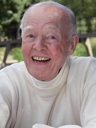 Ray Cooney profil görseli