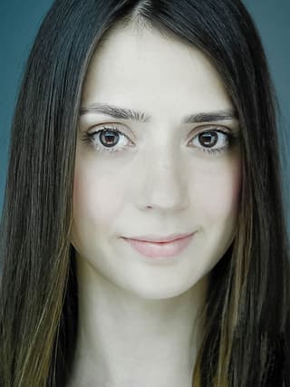 Simge Defne profil görseli