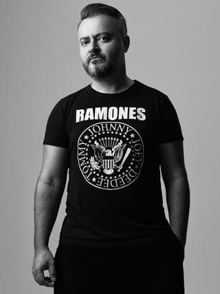 Tuna Velibaşoğlu profil görseli